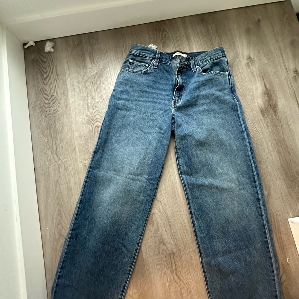 Levi “baggy dad” Blue Jeans